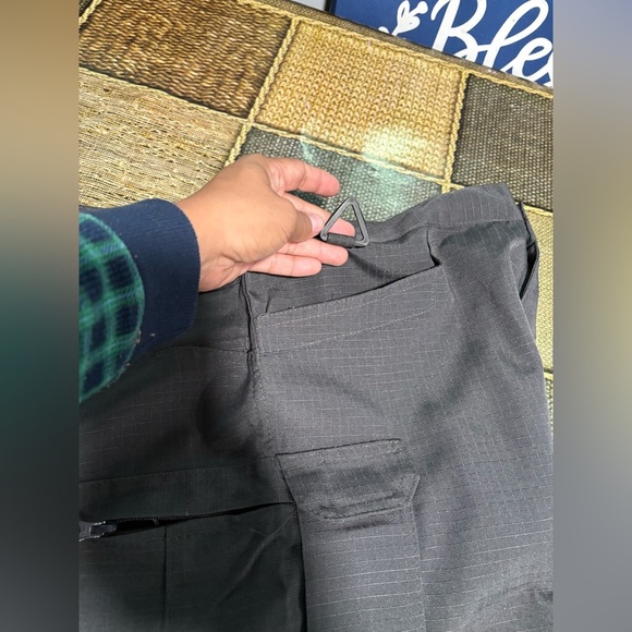 Men's Charcoal Cargo Shorts - Picture 6 of 9